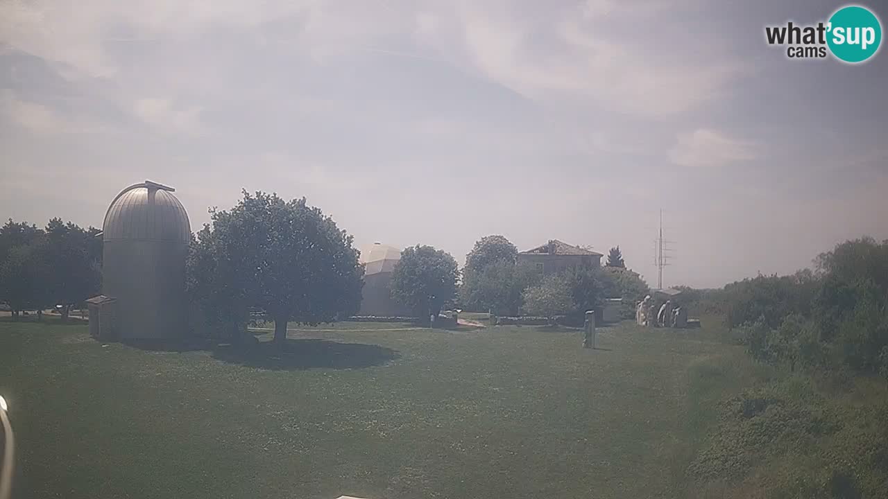 Višnjan-Observatorium Live Webcam – Explore the Sky, Asteroids, Comets, and Meteoroids