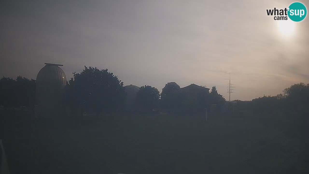 Cámara web en vivo del Observatorio de Višnjan: explora el cielo, los asteroides, cometas y meteoroides