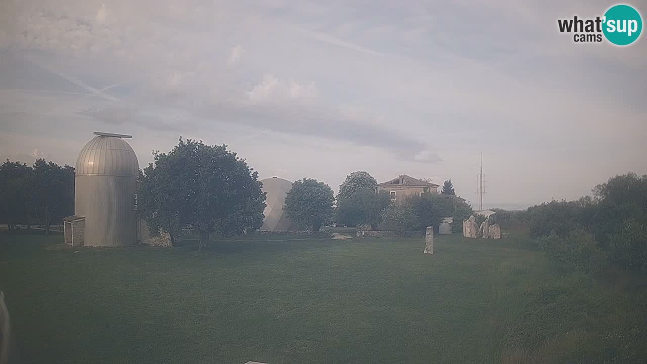 Webcam en direct de l’Observatoire de Višnjan – Explorez le ciel, les astéroïdes, les comètes et les météoroïdes