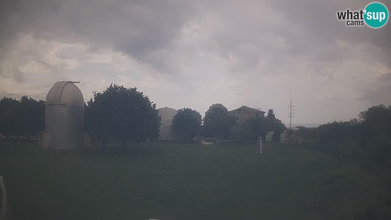 Cámara web en vivo del Observatorio de Višnjan: explora el cielo, los asteroides, cometas y meteoroides