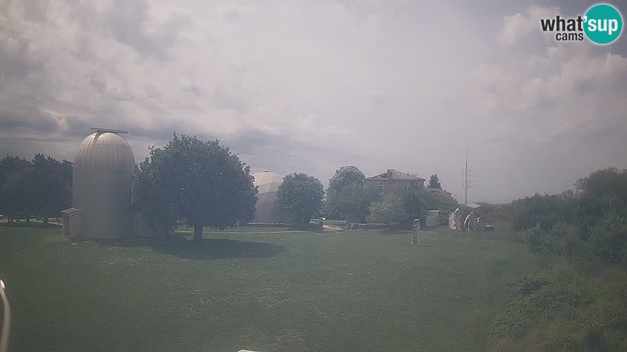 Cámara web en vivo del Observatorio de Višnjan: explora el cielo, los asteroides, cometas y meteoroides