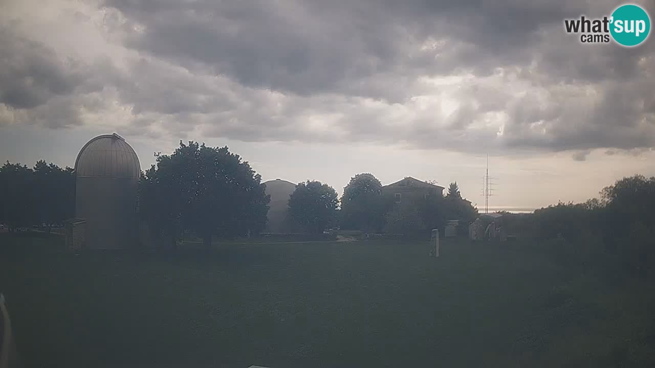 Cámara web en vivo del Observatorio de Višnjan: explora el cielo, los asteroides, cometas y meteoroides
