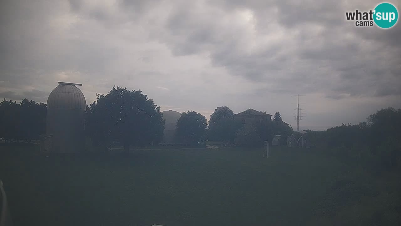 Webcam live dell’Osservatorio di  – Esplora il cielo, gli asteroidi, i comete e i meteoroidi.