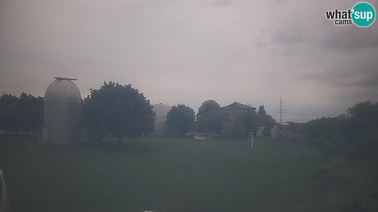 Cámara web en vivo del Observatorio de Višnjan: explora el cielo, los asteroides, cometas y meteoroides