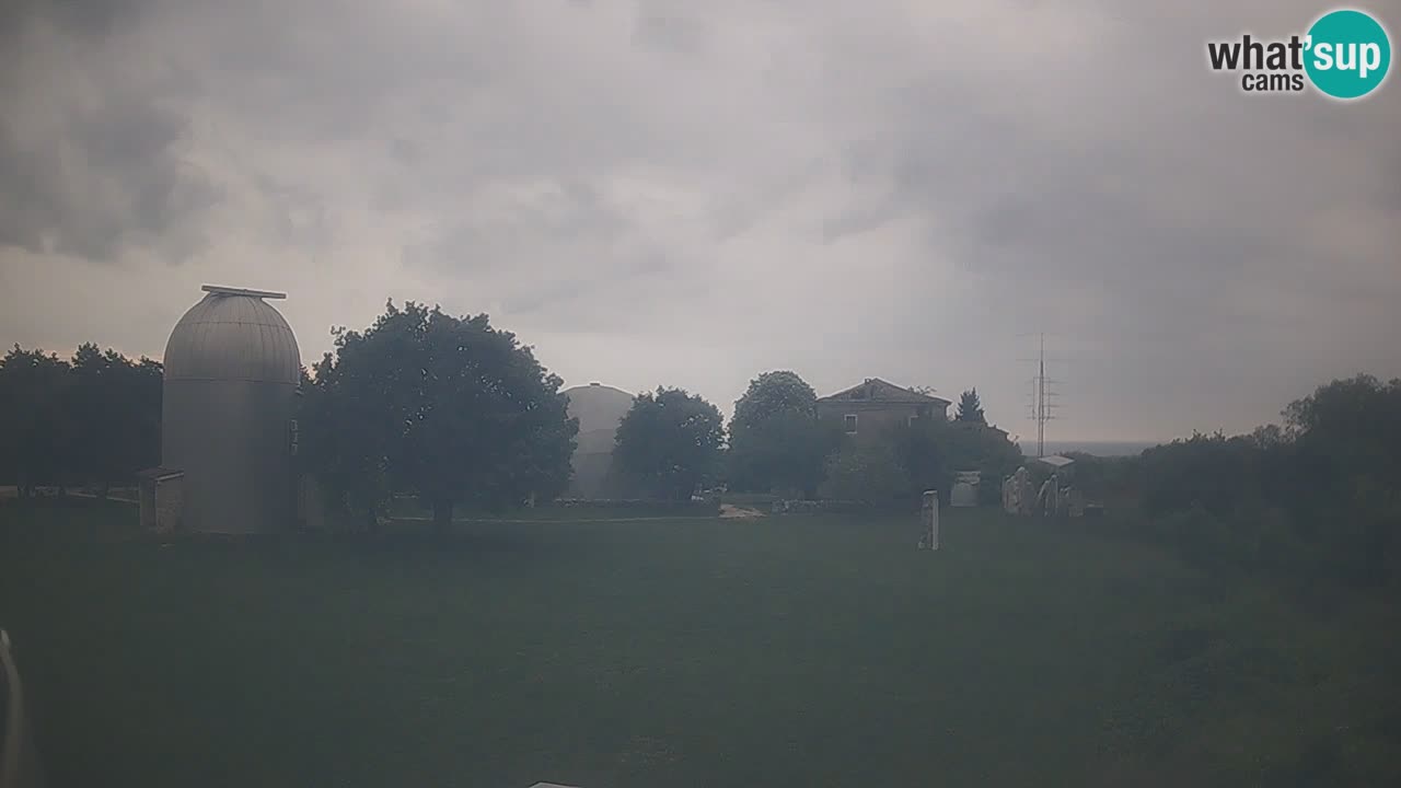 Webcam live dell’Osservatorio di  – Esplora il cielo, gli asteroidi, i comete e i meteoroidi.