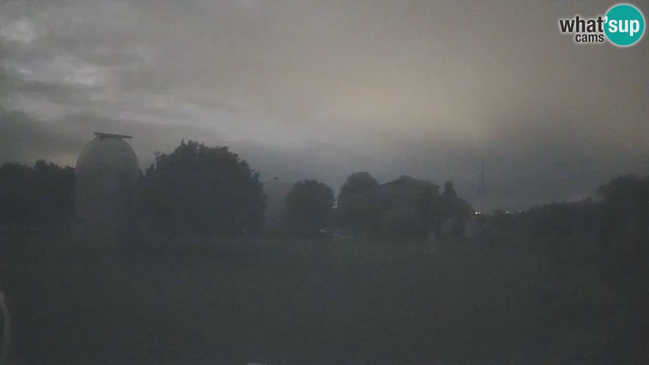 Višnjan-Observatorium Live Webcam – Explore the Sky, Asteroids, Comets, and Meteoroids