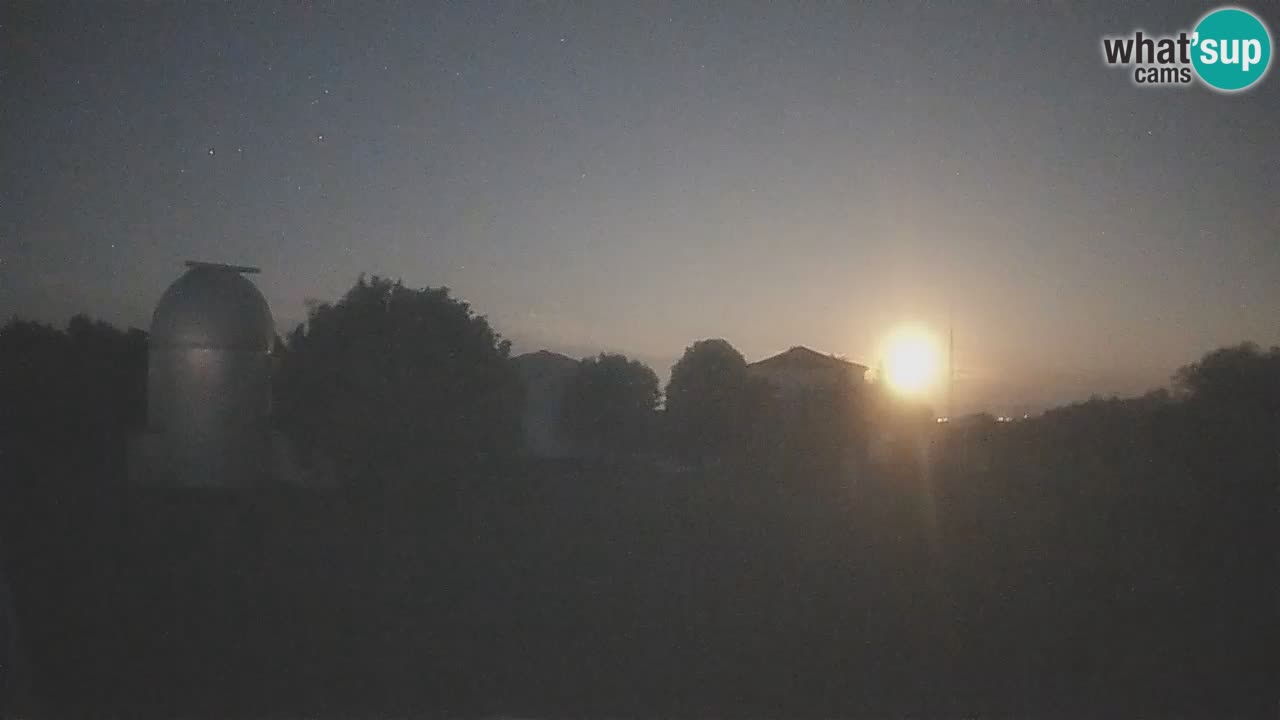 Webcam live dell’Osservatorio di  – Esplora il cielo, gli asteroidi, i comete e i meteoroidi.