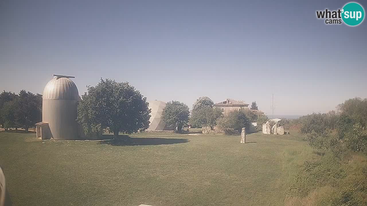 Webcam en direct de l’Observatoire de Višnjan – Explorez le ciel, les astéroïdes, les comètes et les météoroïdes