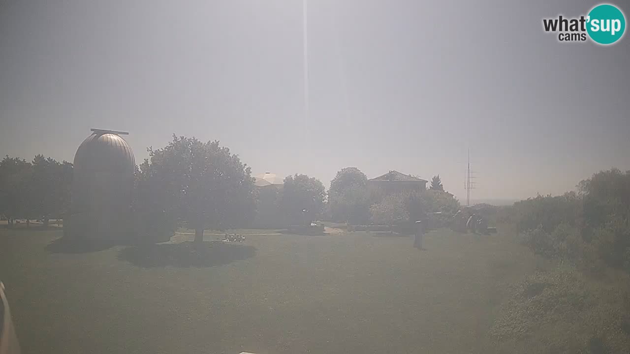Webcam en direct de l’Observatoire de Višnjan – Explorez le ciel, les astéroïdes, les comètes et les météoroïdes