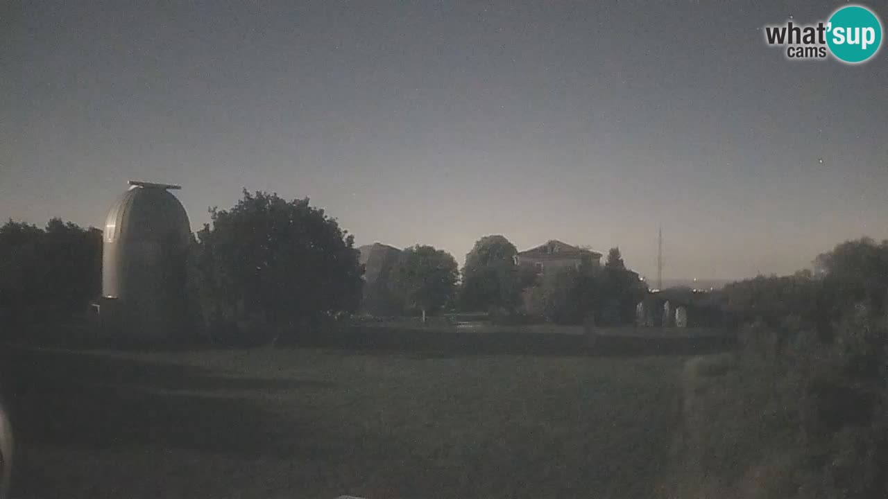Cámara web en vivo del Observatorio de Višnjan: explora el cielo, los asteroides, cometas y meteoroides