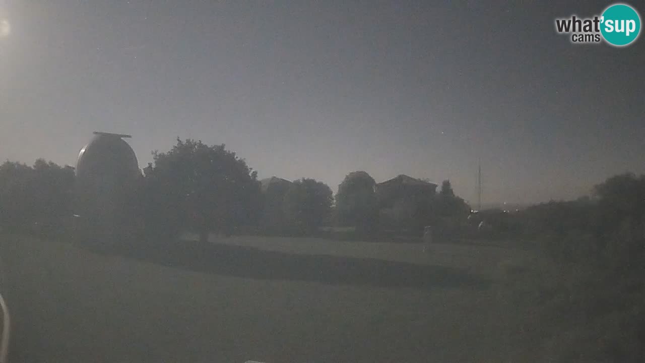 Webcam live dell’Osservatorio di  – Esplora il cielo, gli asteroidi, i comete e i meteoroidi.