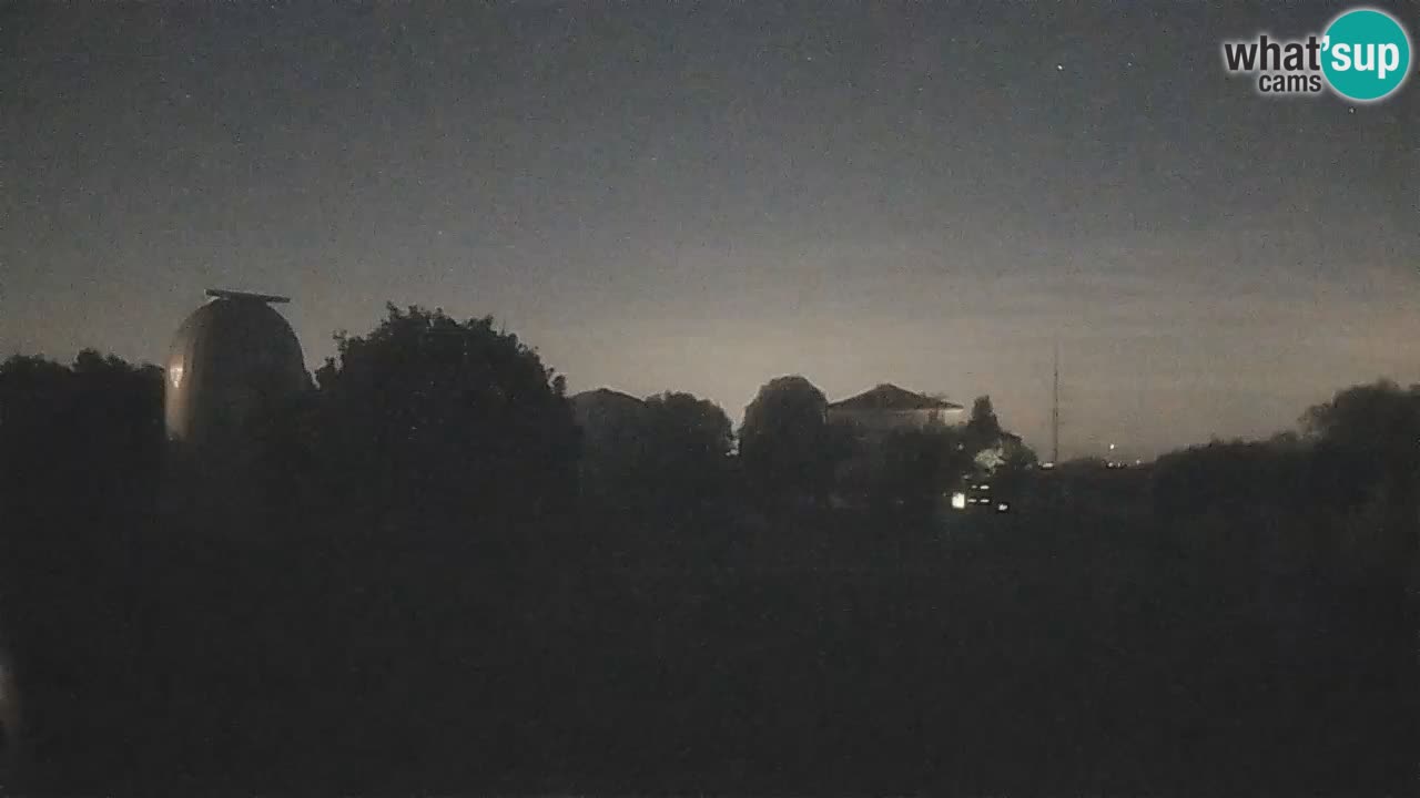 Webcam live dell’Osservatorio di  – Esplora il cielo, gli asteroidi, i comete e i meteoroidi.