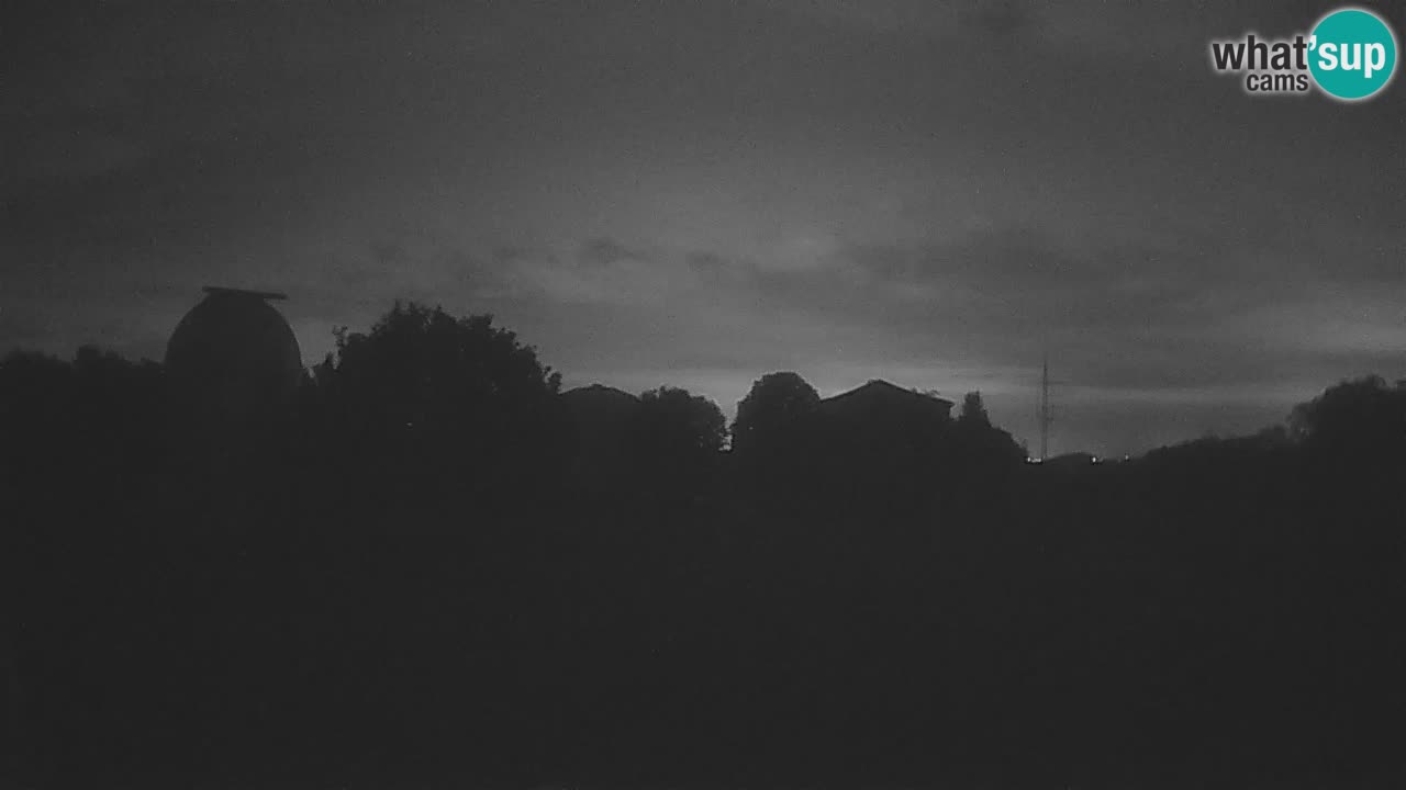 Webcam live dell’Osservatorio di  – Esplora il cielo, gli asteroidi, i comete e i meteoroidi.