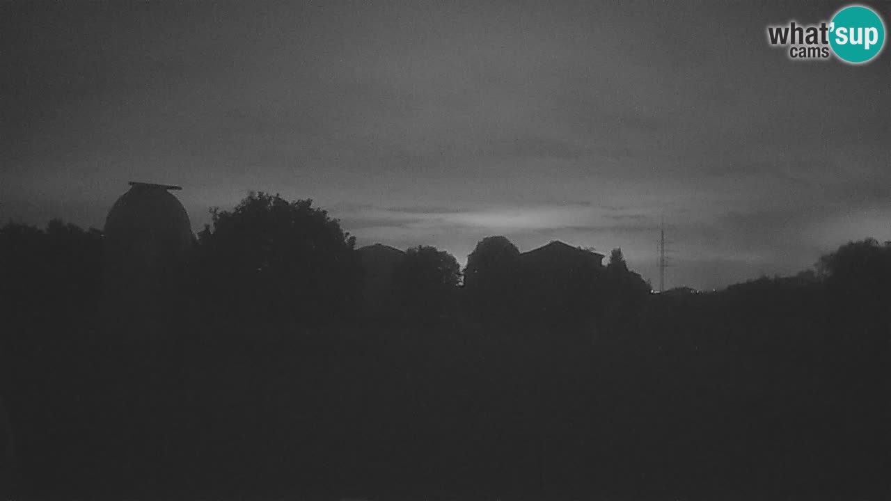 Višnjan-Observatorium Live Webcam – Explore the Sky, Asteroids, Comets, and Meteoroids