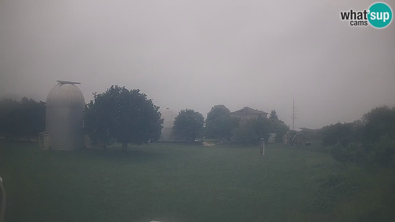 Webcam live dell’Osservatorio di  – Esplora il cielo, gli asteroidi, i comete e i meteoroidi.
