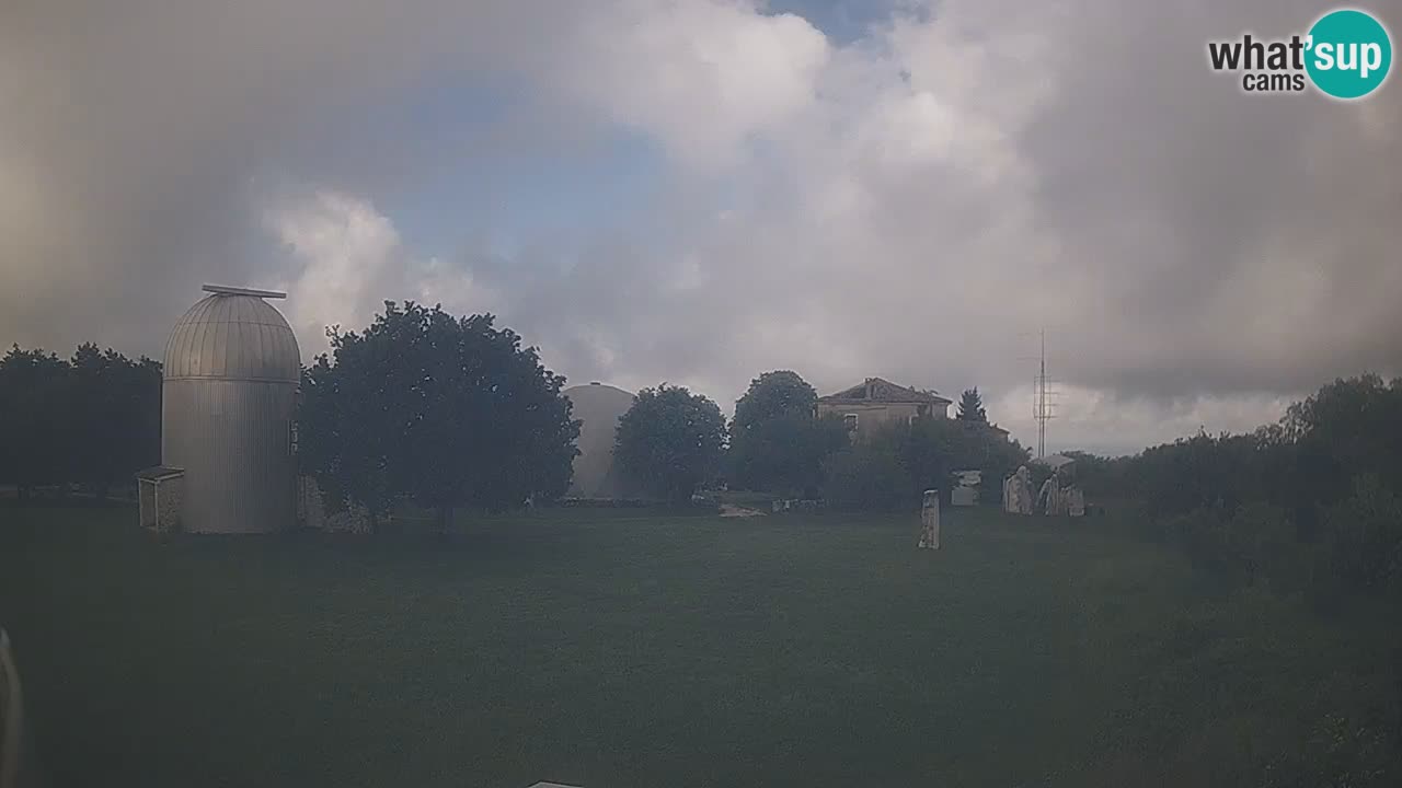 Webcam en direct de l’Observatoire de Višnjan – Explorez le ciel, les astéroïdes, les comètes et les météoroïdes