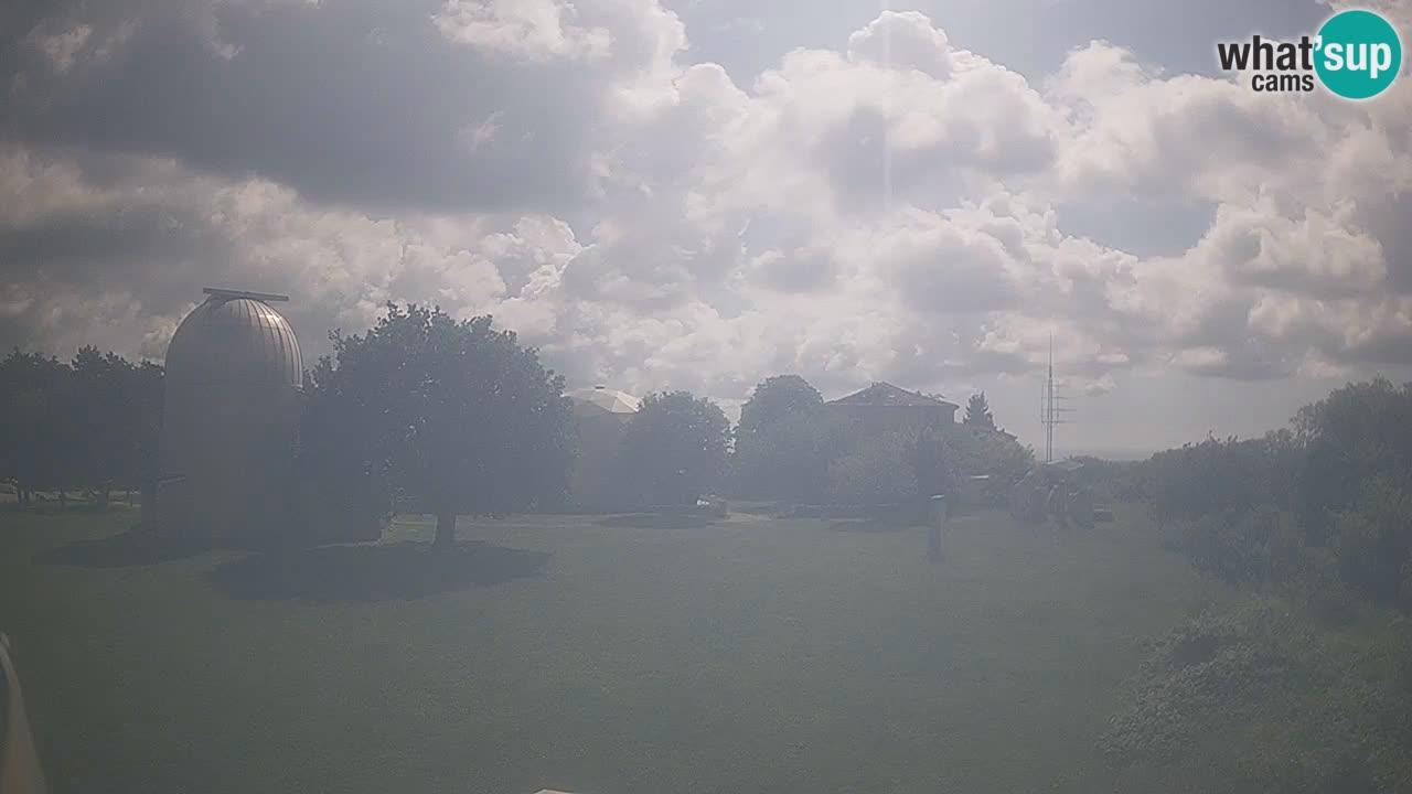 Webcam en direct de l’Observatoire de Višnjan – Explorez le ciel, les astéroïdes, les comètes et les météoroïdes