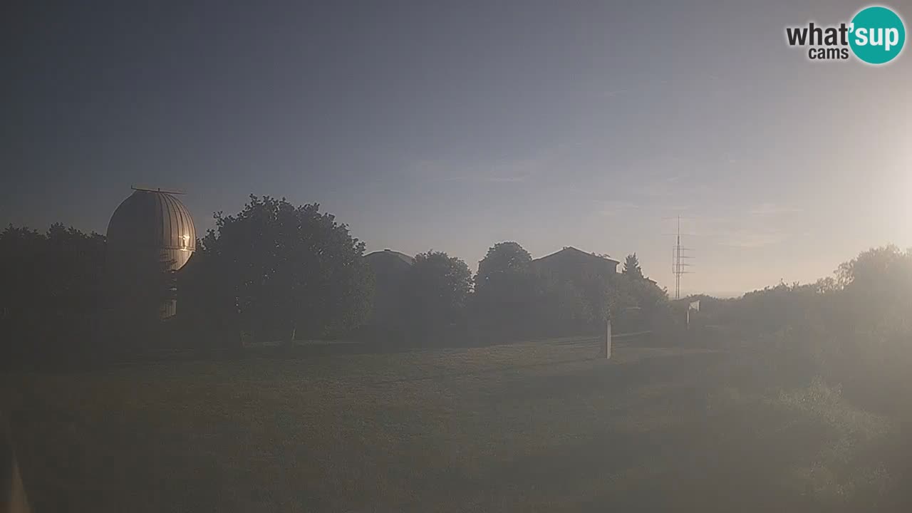 Webcam en direct de l’Observatoire de Višnjan – Explorez le ciel, les astéroïdes, les comètes et les météoroïdes