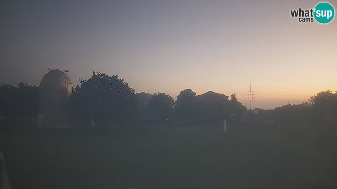 Webcam en direct de l’Observatoire de Višnjan – Explorez le ciel, les astéroïdes, les comètes et les météoroïdes