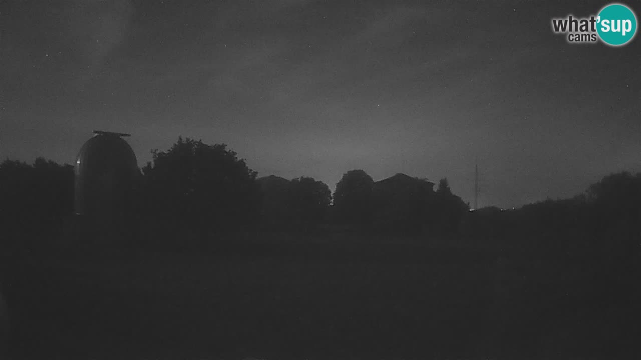 Webcam live dell’Osservatorio di  – Esplora il cielo, gli asteroidi, i comete e i meteoroidi.