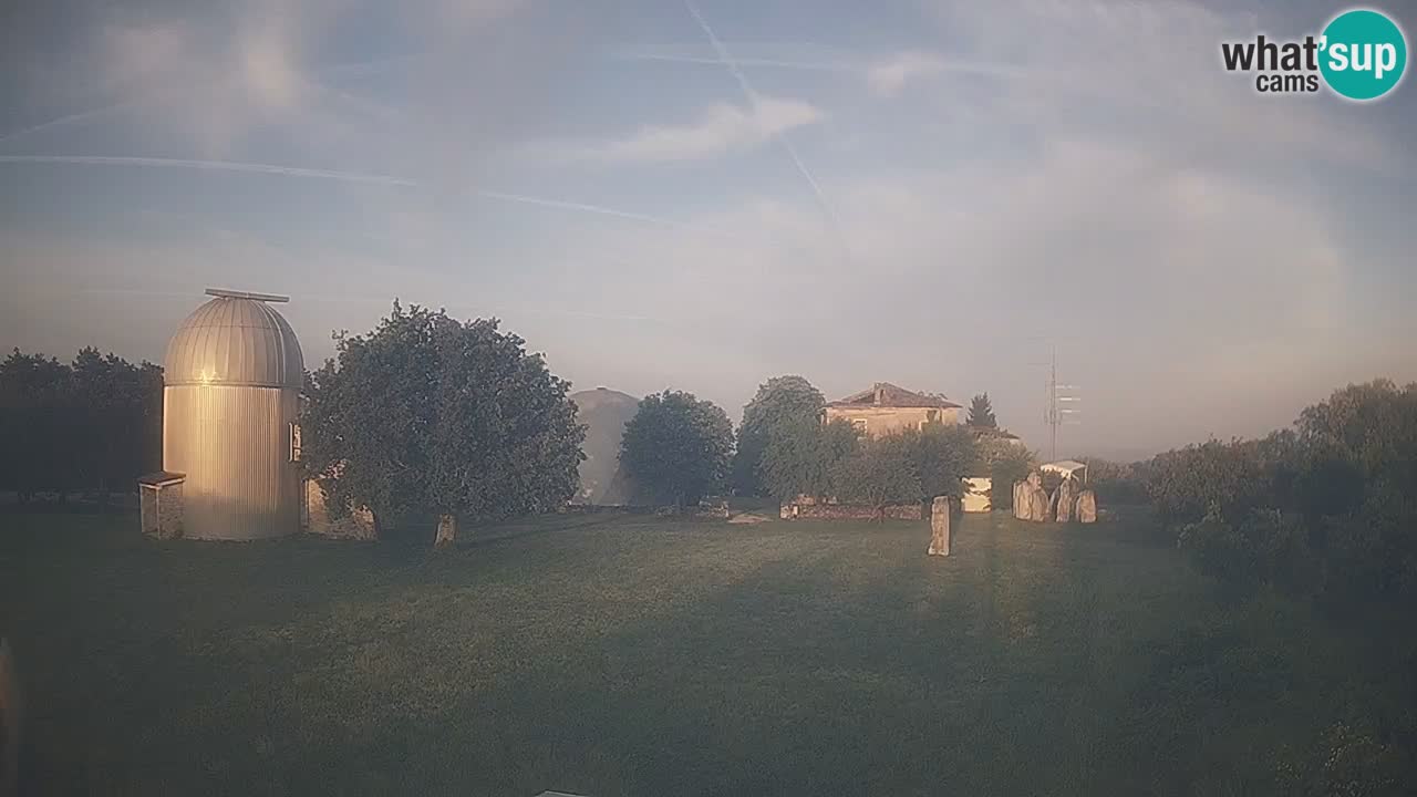 Webcam en direct de l’Observatoire de Višnjan – Explorez le ciel, les astéroïdes, les comètes et les météoroïdes