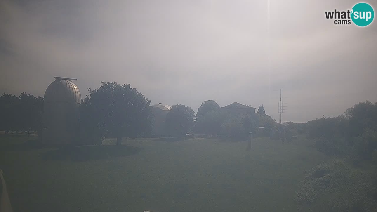 Webcam en direct de l’Observatoire de Višnjan – Explorez le ciel, les astéroïdes, les comètes et les météoroïdes