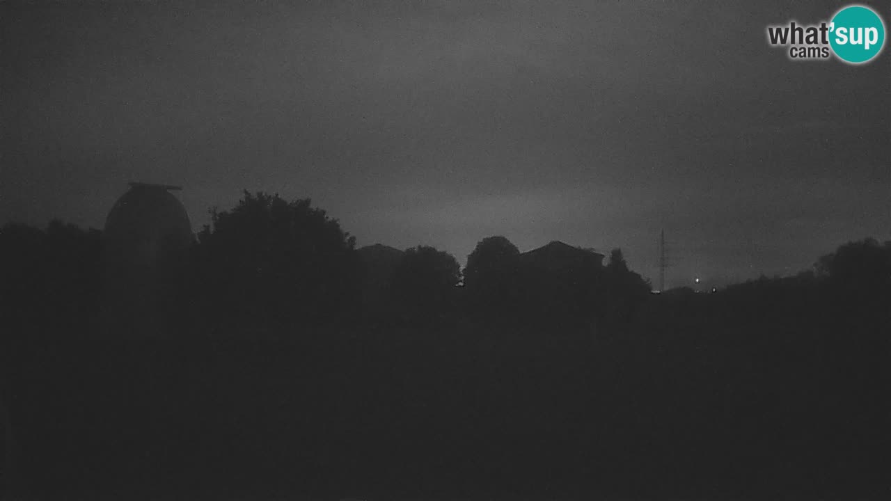 Webcam live dell’Osservatorio di  – Esplora il cielo, gli asteroidi, i comete e i meteoroidi.