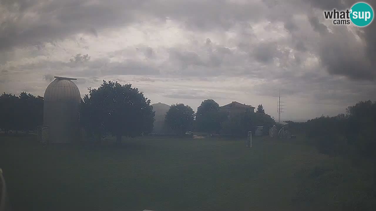 Webcam en direct de l’Observatoire de Višnjan – Explorez le ciel, les astéroïdes, les comètes et les météoroïdes
