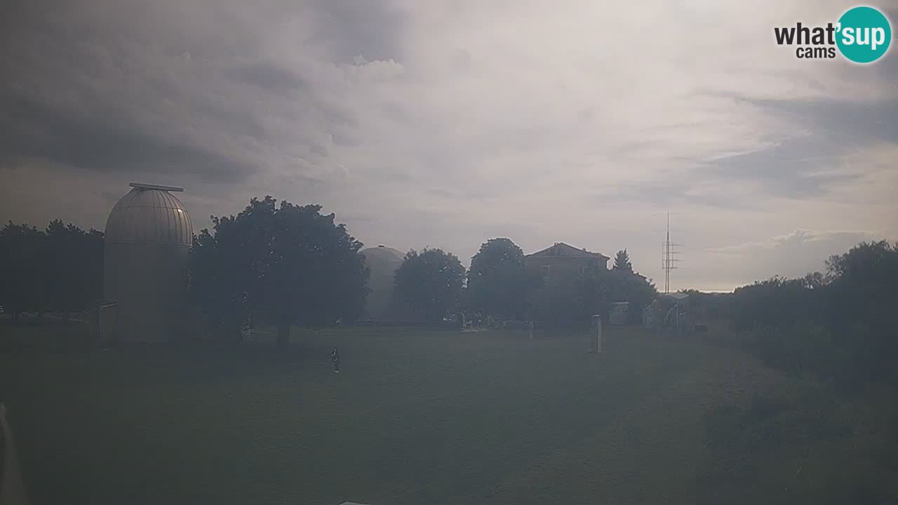 Webcam en direct de l’Observatoire de Višnjan – Explorez le ciel, les astéroïdes, les comètes et les météoroïdes
