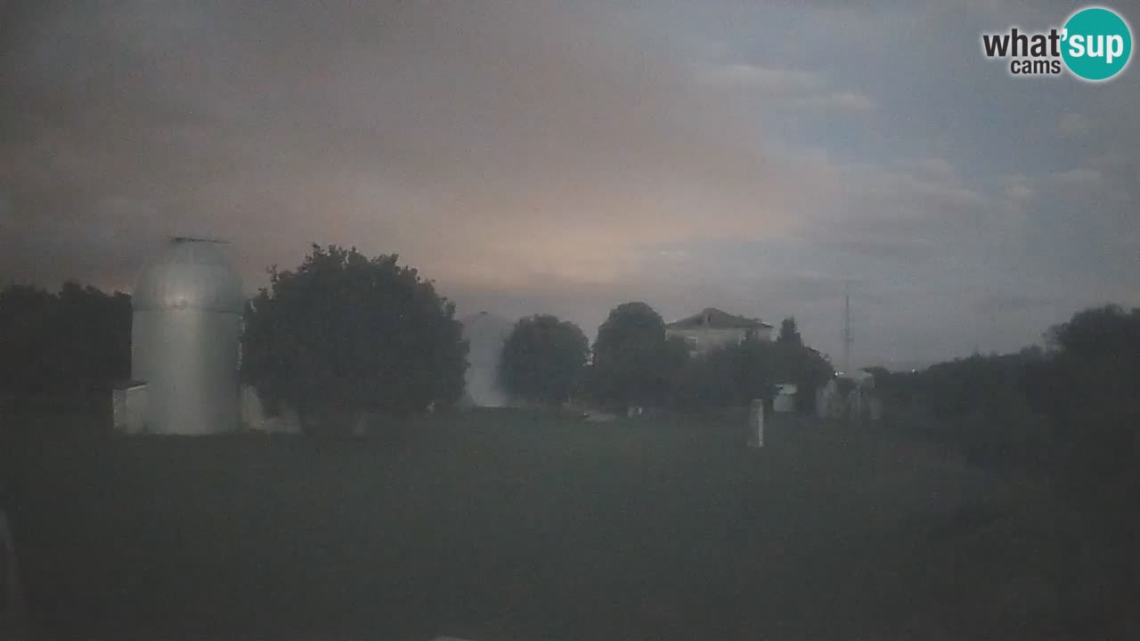 Webcam en direct de l’Observatoire de Višnjan – Explorez le ciel, les astéroïdes, les comètes et les météoroïdes