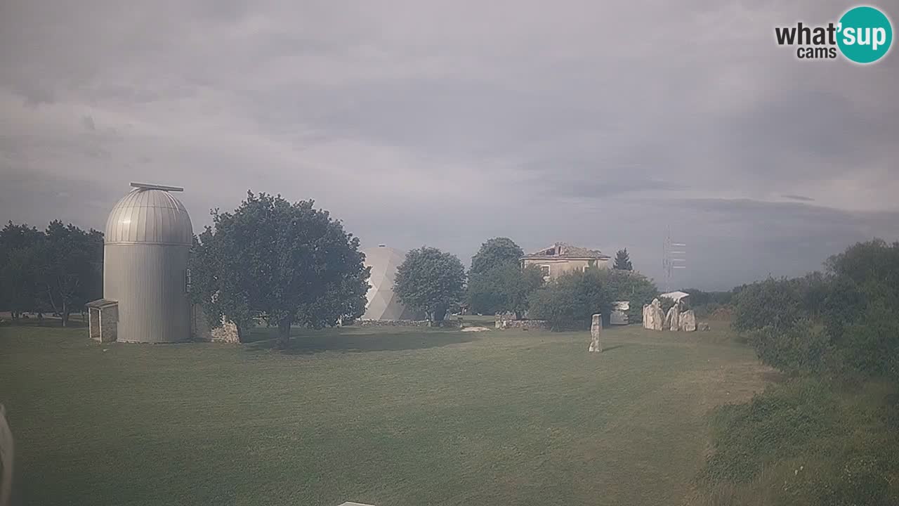 Webcam en direct de l’Observatoire de Višnjan – Explorez le ciel, les astéroïdes, les comètes et les météoroïdes