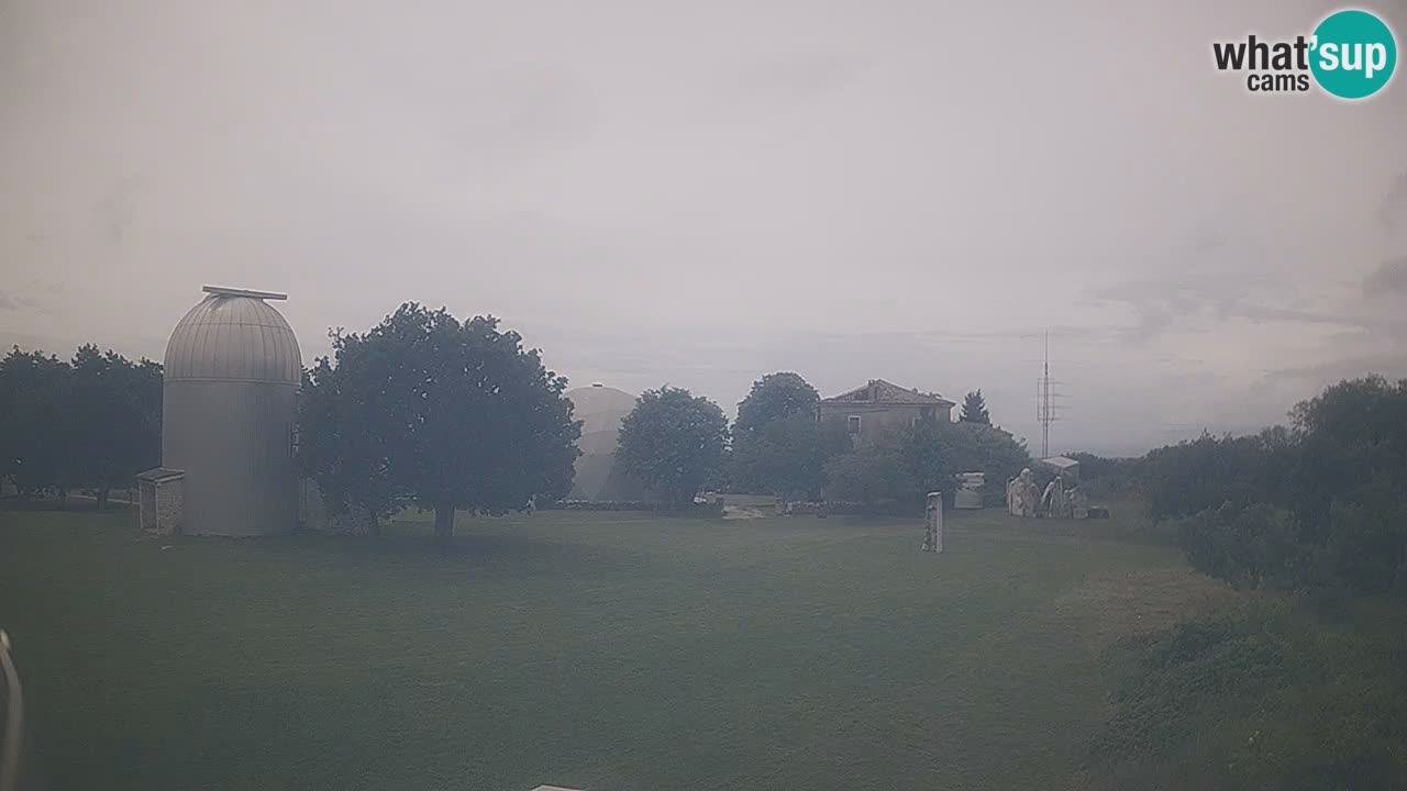 Webcam en direct de l’Observatoire de Višnjan – Explorez le ciel, les astéroïdes, les comètes et les météoroïdes