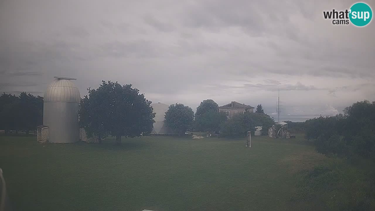 Webcam en direct de l’Observatoire de Višnjan – Explorez le ciel, les astéroïdes, les comètes et les météoroïdes