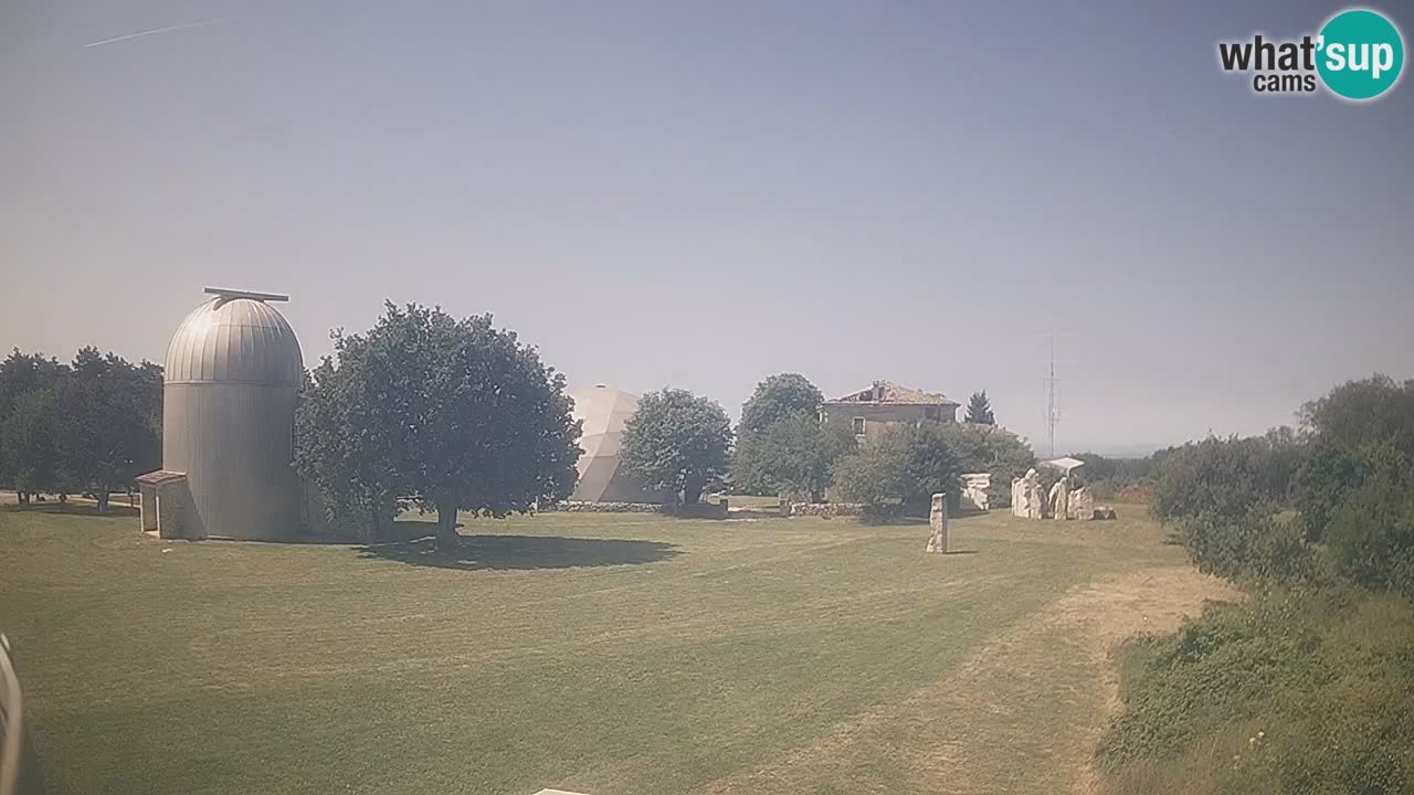Webcam live dell’Osservatorio di – Esplora il cielo, gli asteroidi, i comete e i meteoroidi.