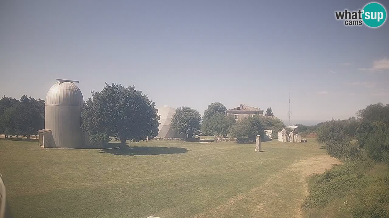 Webcam live dell’Osservatorio di – Esplora il cielo, gli asteroidi, i comete e i meteoroidi.