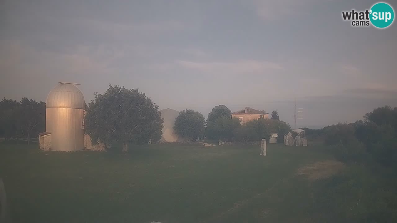 Webcam en direct de l’Observatoire de Višnjan – Explorez le ciel, les astéroïdes, les comètes et les météoroïdes