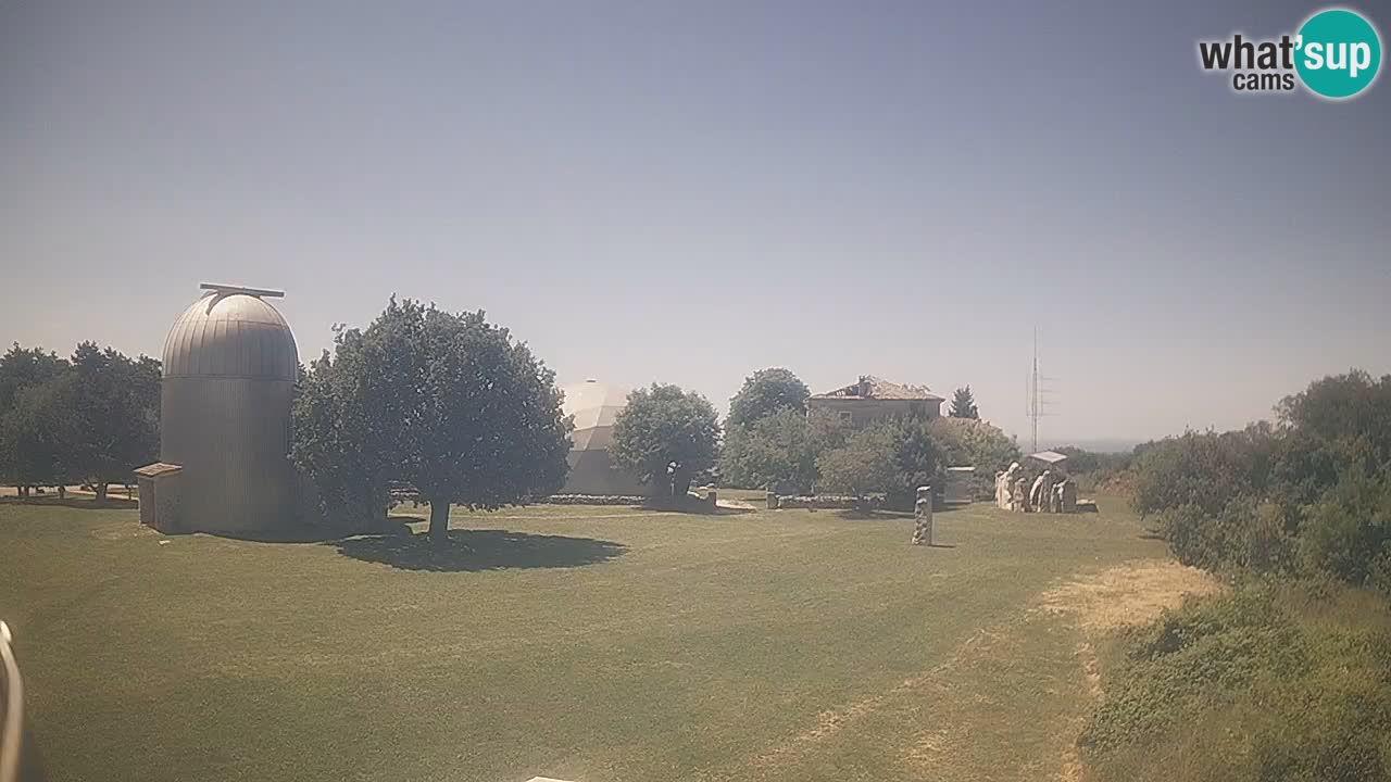 Webcam live dell’Osservatorio di – Esplora il cielo, gli asteroidi, i comete e i meteoroidi.