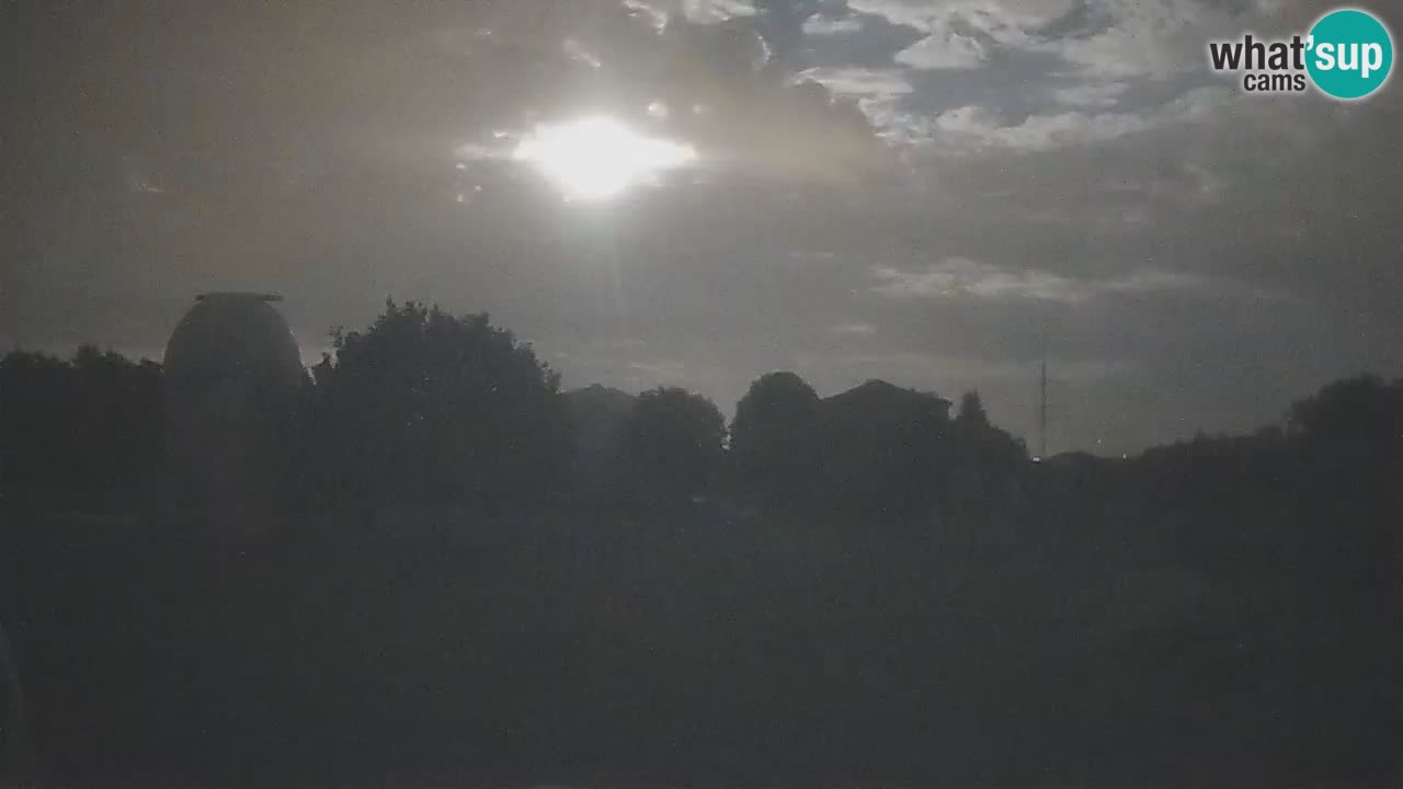 Webcam live dell’Osservatorio di – Esplora il cielo, gli asteroidi, i comete e i meteoroidi.