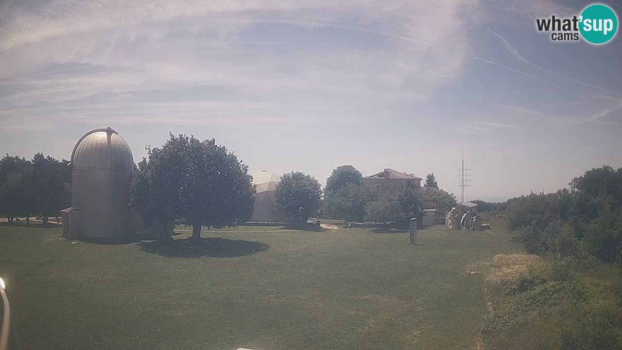 Webcam en direct de l’Observatoire de Višnjan – Explorez le ciel, les astéroïdes, les comètes et les météoroïdes