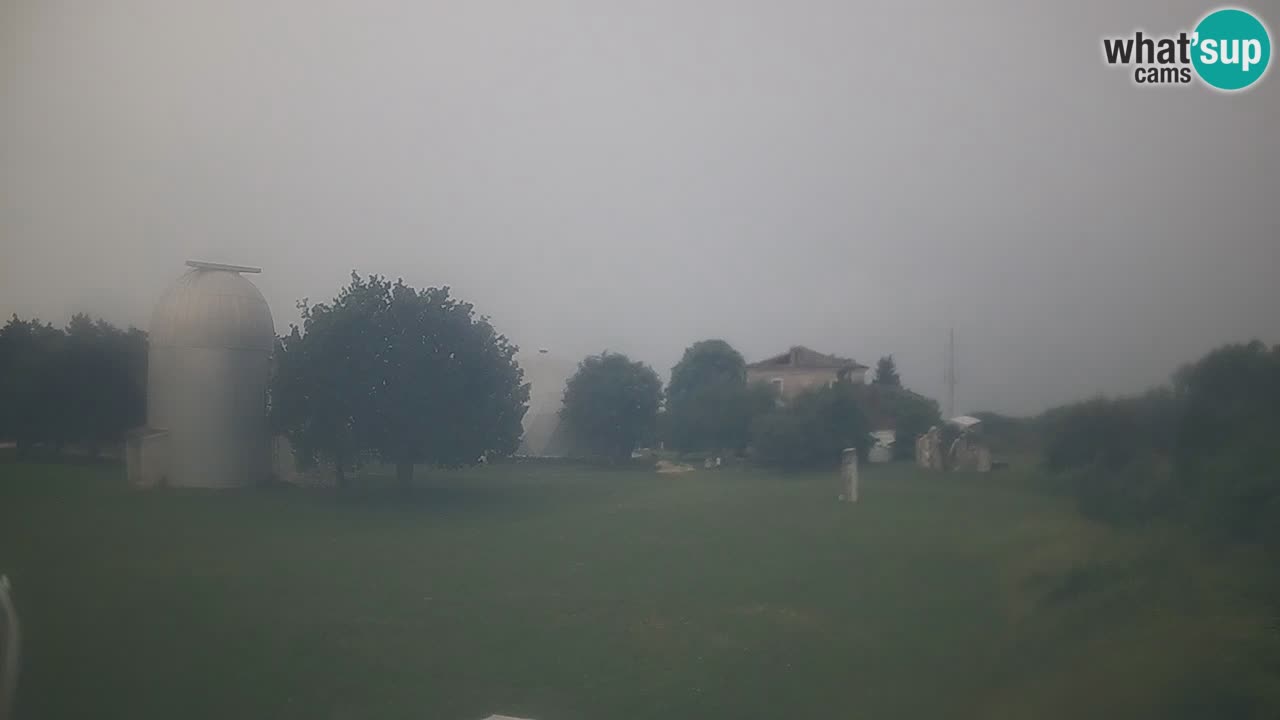 Webcam en direct de l’Observatoire de Višnjan – Explorez le ciel, les astéroïdes, les comètes et les météoroïdes