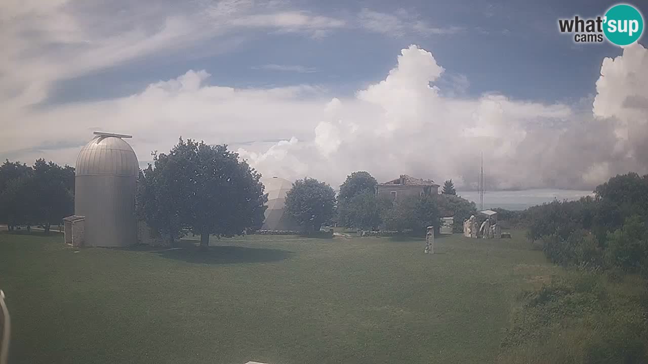 Webcam en direct de l’Observatoire de Višnjan – Explorez le ciel, les astéroïdes, les comètes et les météoroïdes