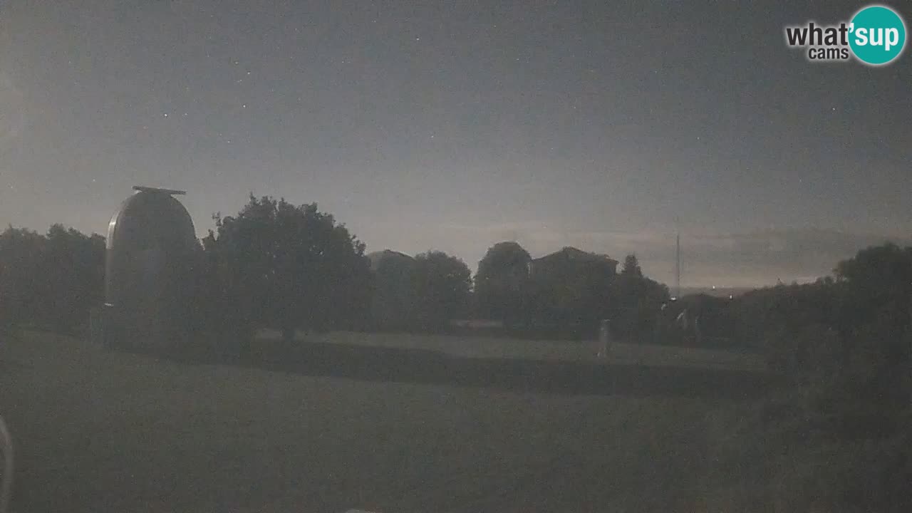 Webcam live dell’Osservatorio di  – Esplora il cielo, gli asteroidi, i comete e i meteoroidi.