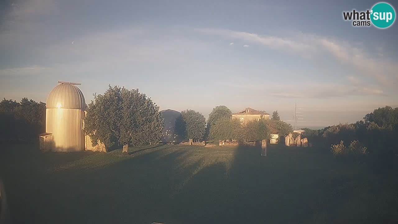 Višnjan-Observatorium Live Webcam – Explore the Sky, Asteroids, Comets, and Meteoroids