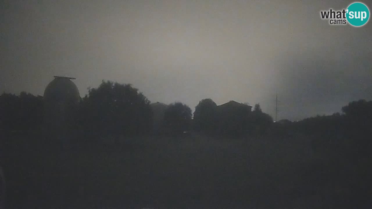 Webcam live dell’Osservatorio di  – Esplora il cielo, gli asteroidi, i comete e i meteoroidi.