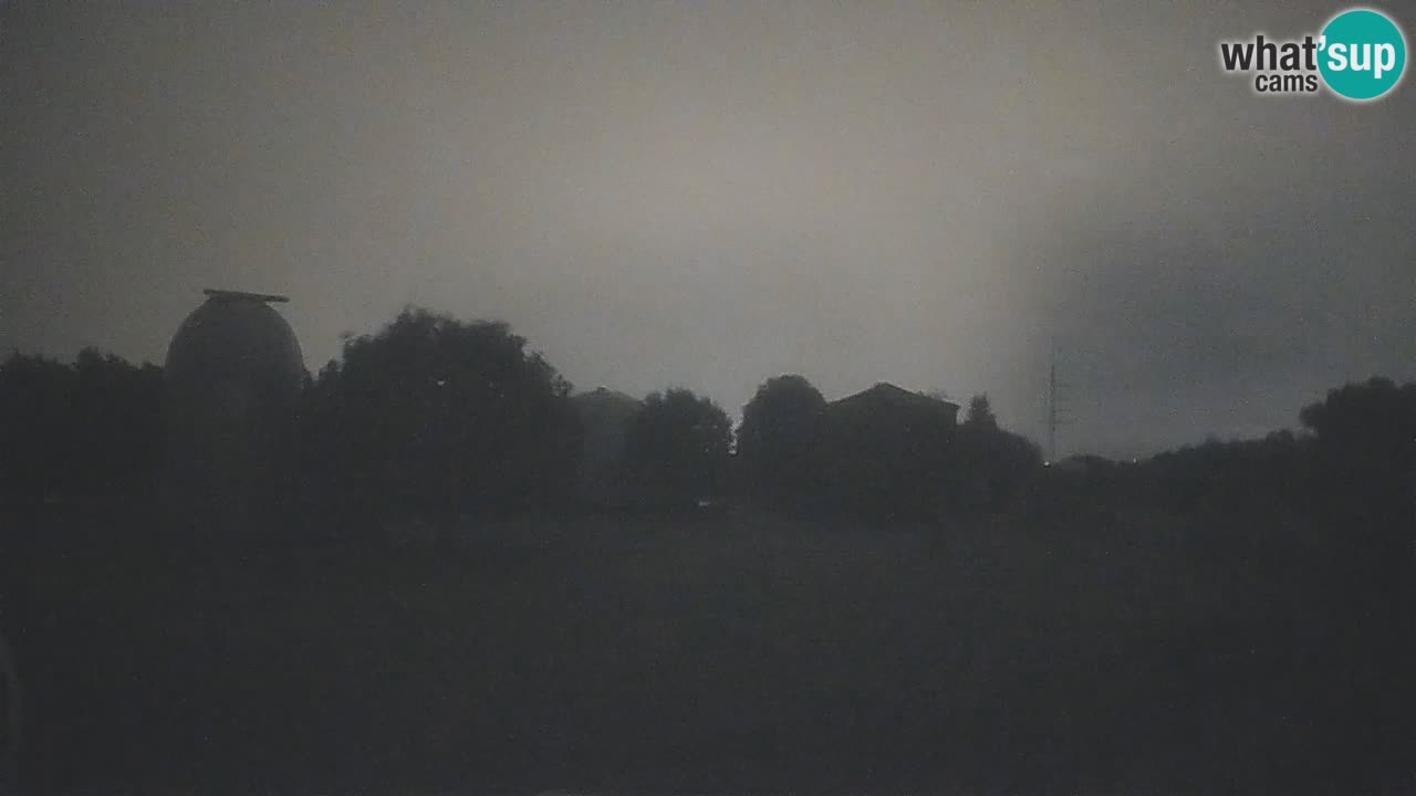Webcam live dell’Osservatorio di  – Esplora il cielo, gli asteroidi, i comete e i meteoroidi.