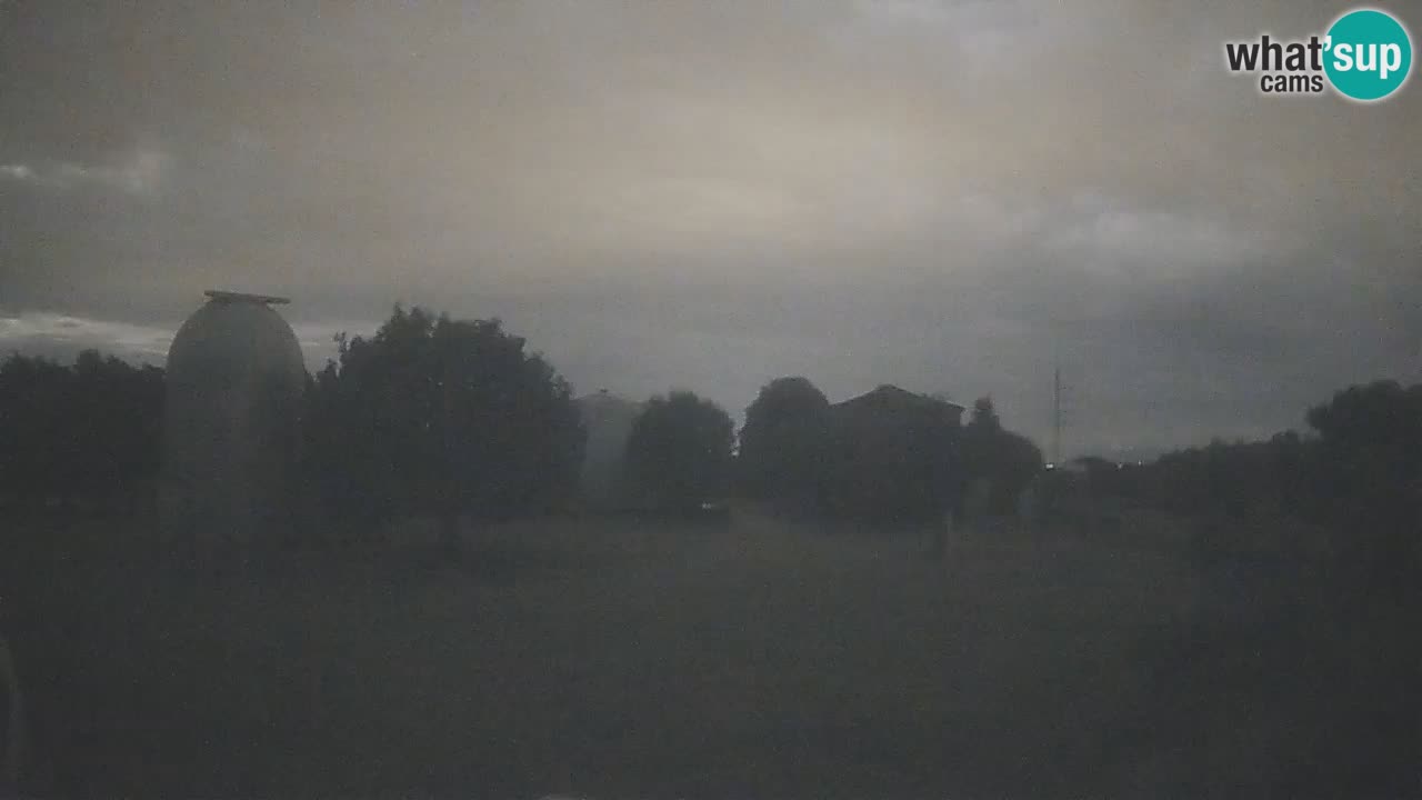 Webcam live dell’Osservatorio di  – Esplora il cielo, gli asteroidi, i comete e i meteoroidi.