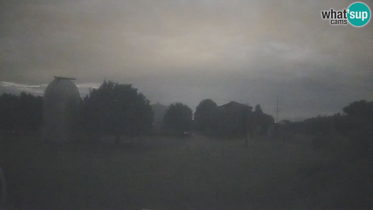 Webcam live dell’Osservatorio di  – Esplora il cielo, gli asteroidi, i comete e i meteoroidi.