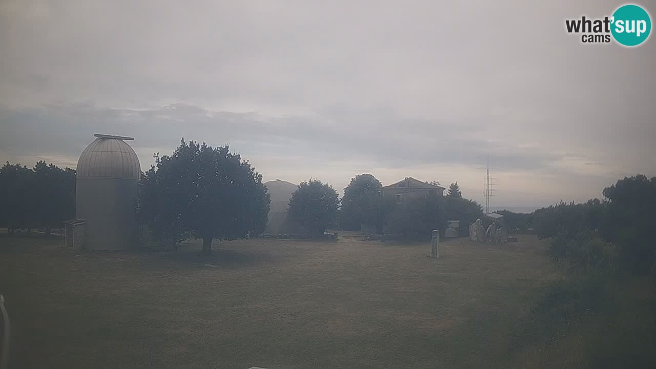 Webcam en direct de l’Observatoire de Višnjan – Explorez le ciel, les astéroïdes, les comètes et les météoroïdes