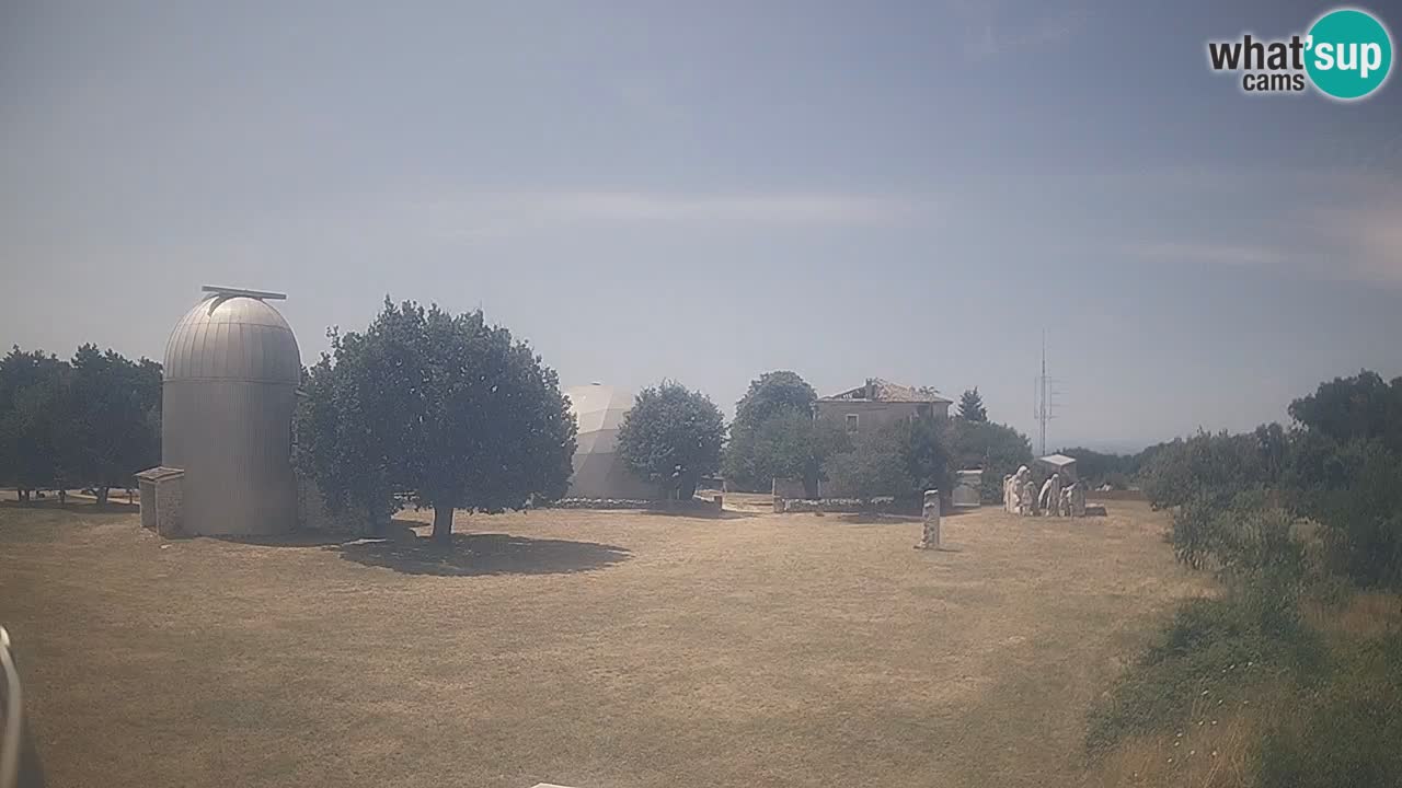 Webcam live dell’Osservatorio di – Esplora il cielo, gli asteroidi, i comete e i meteoroidi.