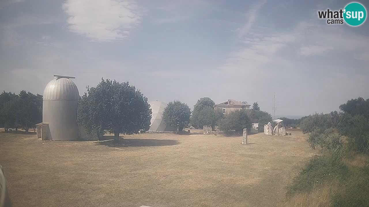 Webcam live dell’Osservatorio di – Esplora il cielo, gli asteroidi, i comete e i meteoroidi.